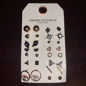 american eagle trendy set of earrings